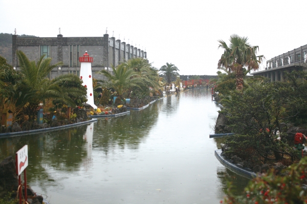 유유히 흐르는 베니스 운하 모습.